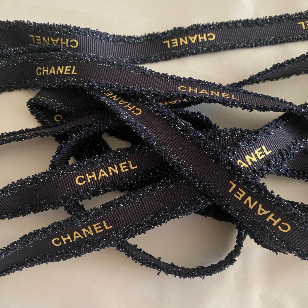 3 yards ( 108”) CHANEL 2025 Holiday Ribbon - Picture 2 of 5
